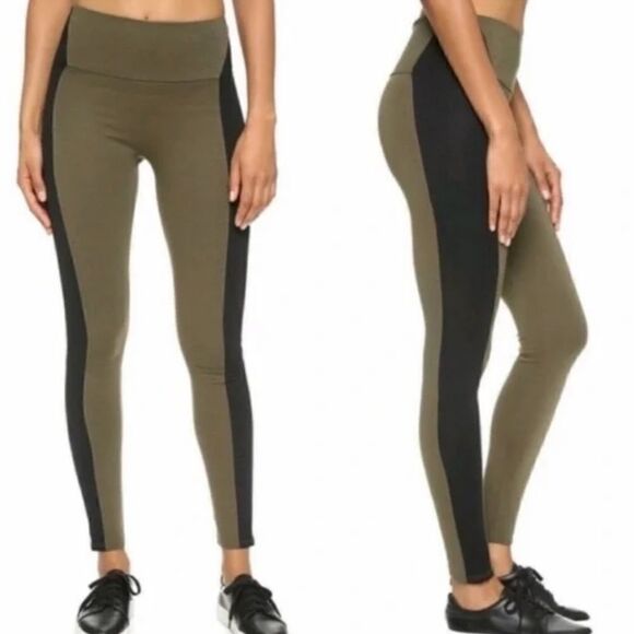 🚨4/$25 SPANX Textured Side Panel Slimming Olive Green Legging Pant Size Small - Picture 1 of 5